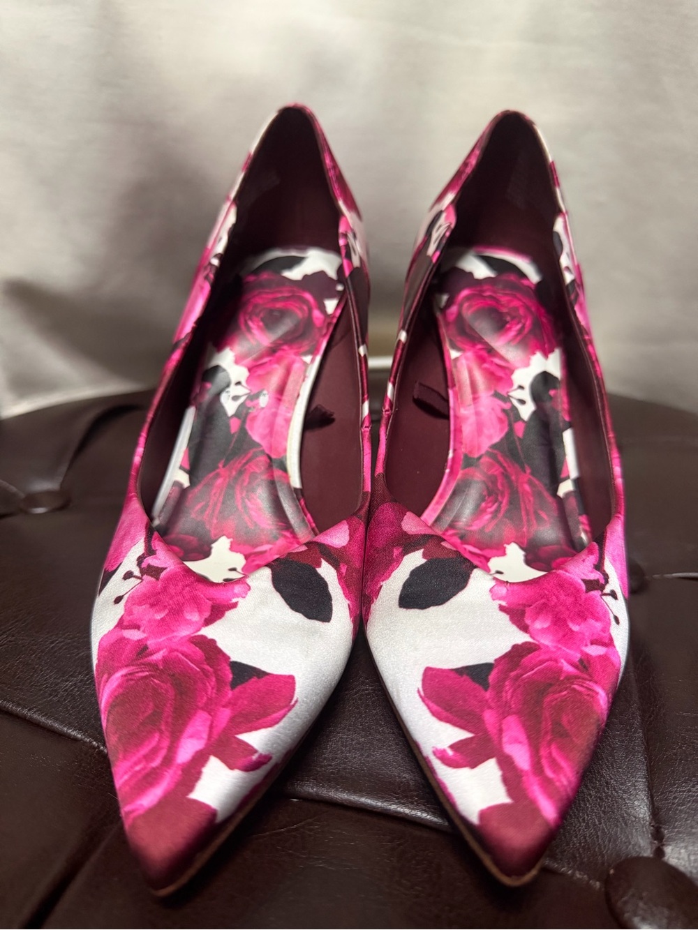 TED BAKER
LONDON Floral Pointed-Toe Women’s Pumps in Fuchsia Pink size
